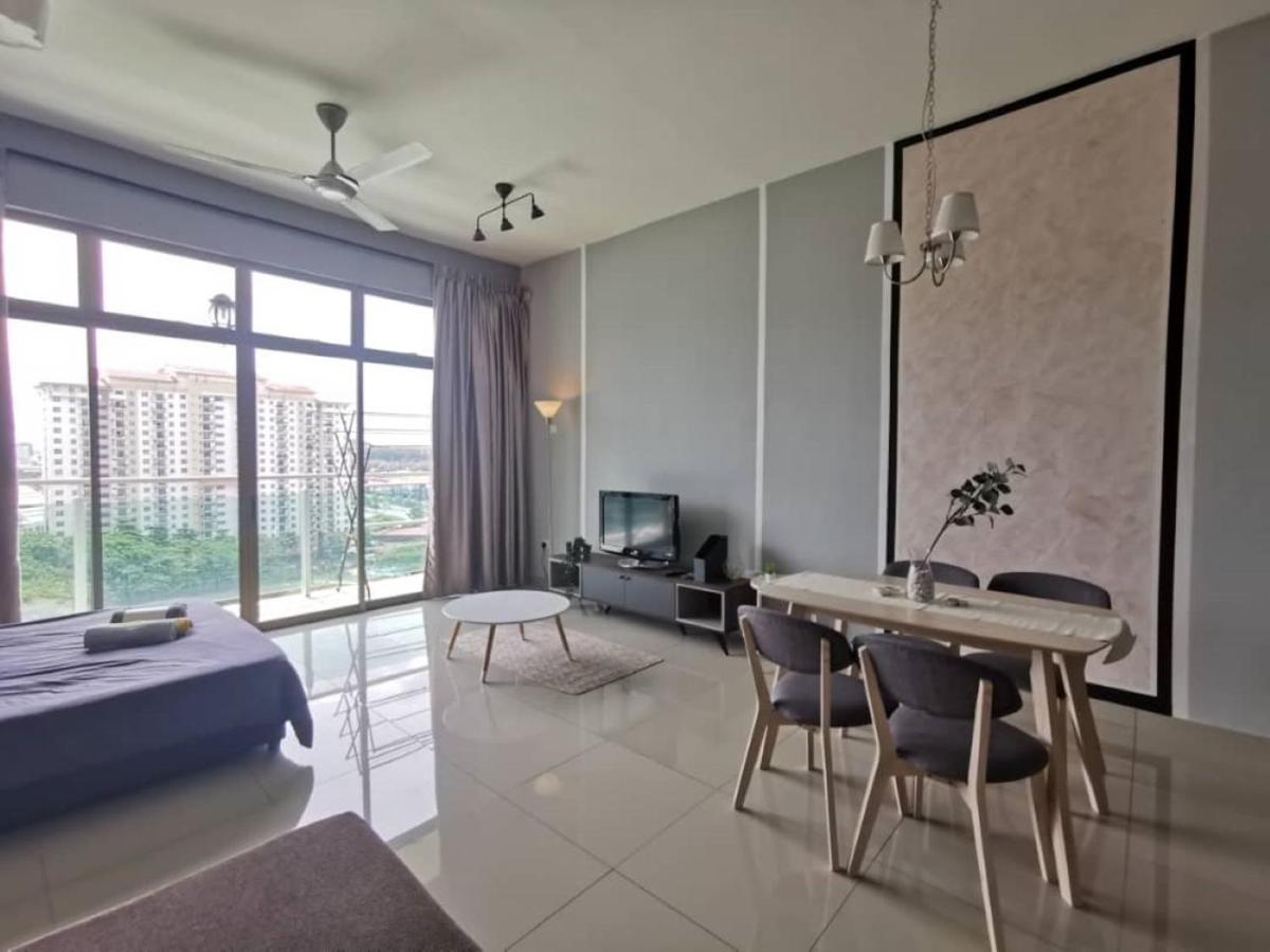 11-Modern Homestay Palazio Lake View Mount Austin Palazio Near Aeon Themepark Toppen Ikea ジョホールバル エクステリア 写真