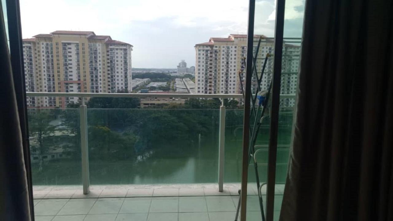 11-Modern Homestay Palazio Lake View Mount Austin Palazio Near Aeon Themepark Toppen Ikea ジョホールバル エクステリア 写真