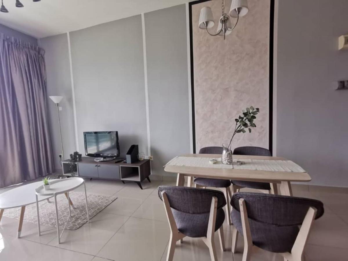 11-Modern Homestay Palazio Lake View Mount Austin Palazio Near Aeon Themepark Toppen Ikea ジョホールバル エクステリア 写真