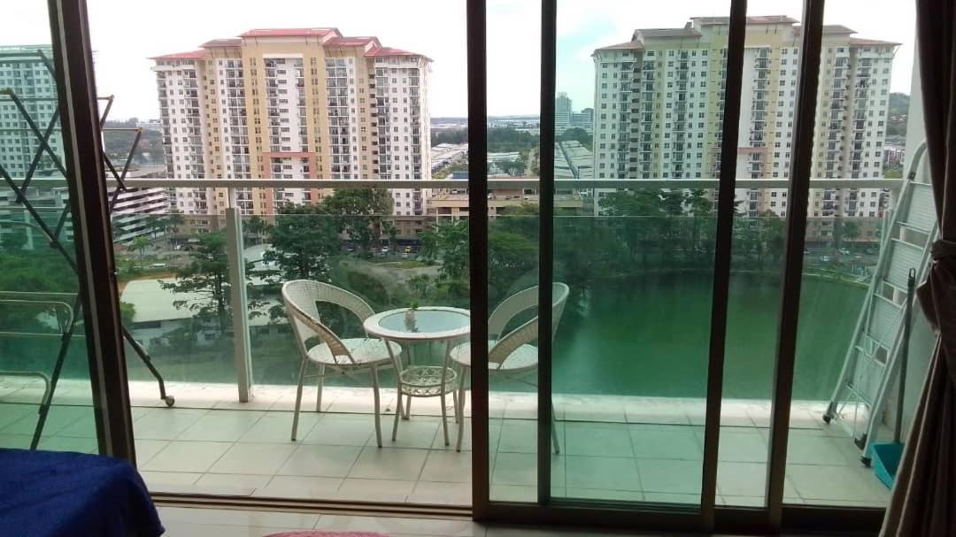 11-Modern Homestay Palazio Lake View Mount Austin Palazio Near Aeon Themepark Toppen Ikea ジョホールバル エクステリア 写真